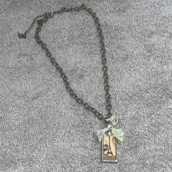 Jewelry - 🌵Vintage hand designed Paris necklace!